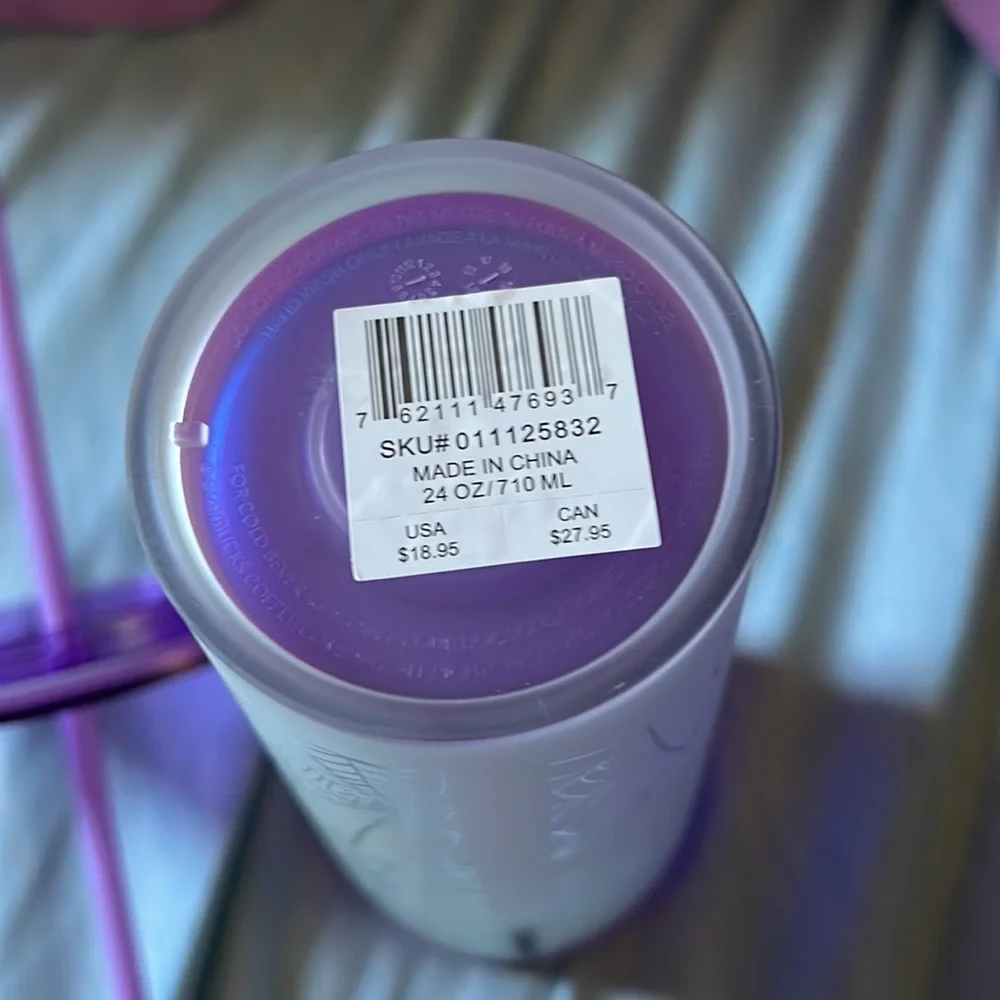 Starbucks spiderweb 🕸️ soft touch 24oz tumbler RARE - Picture 3 of 5